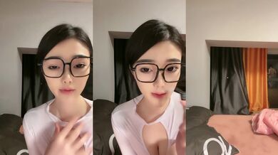 神似冯提莫-眼镜美女 苏苏LUCKY- 超有范，这小穴干净整洁：我受不了啦哥哥们，我已经高潮过了！ (1)